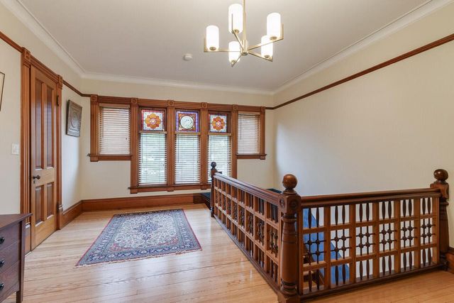 221 10th STREET S, La Crosse, WI 54601