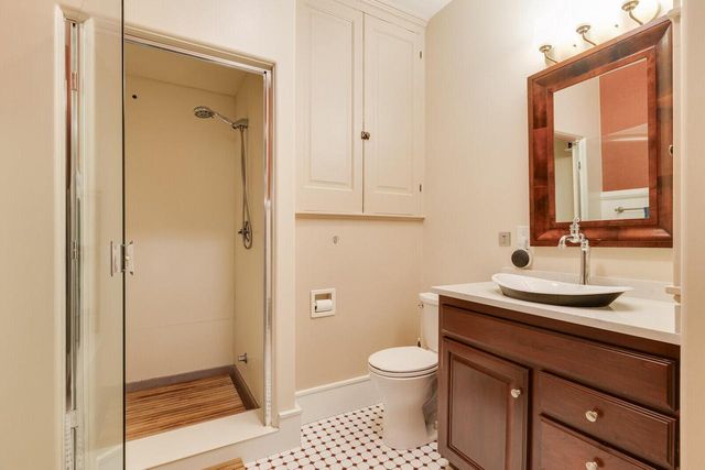 221 10th STREET S, La Crosse, WI 54601