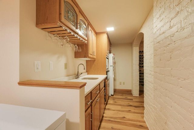 221 10th STREET S, La Crosse, WI 54601