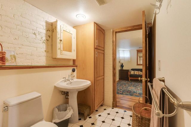 221 10th STREET S, La Crosse, WI 54601