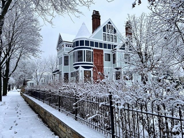 221 10th STREET S, La Crosse, WI 54601