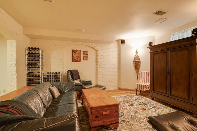 221 10th STREET S, La Crosse, WI 54601