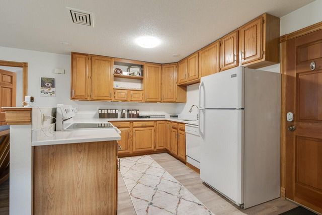 221 10th STREET S, La Crosse, WI 54601