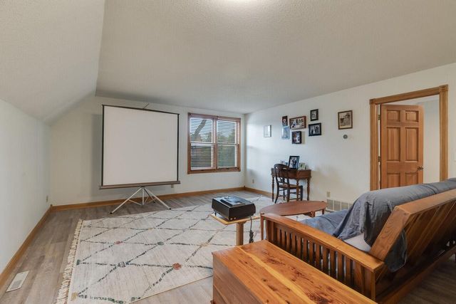 221 10th STREET S, La Crosse, WI 54601