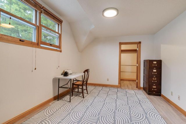 221 10th STREET S, La Crosse, WI 54601