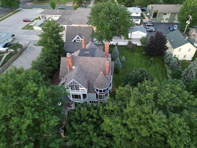 221 10th STREET S, La Crosse, WI 54601