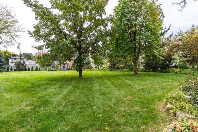 221 10th STREET S, La Crosse, WI 54601