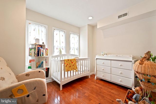 1214 S 4TH ST, Philadelphia, PA 19147