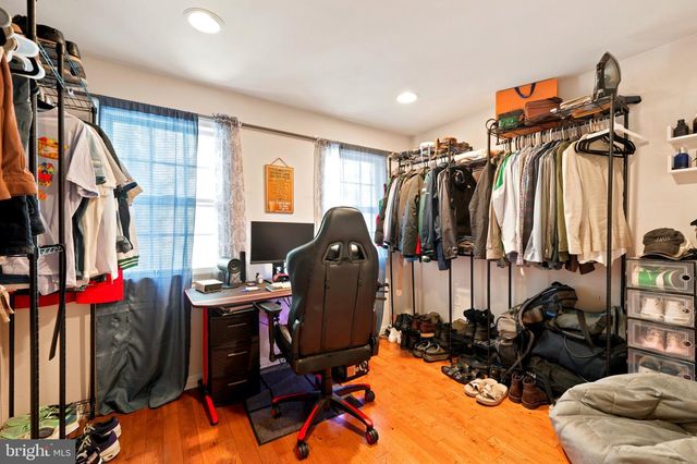 1214 S 4TH ST, Philadelphia, PA 19147