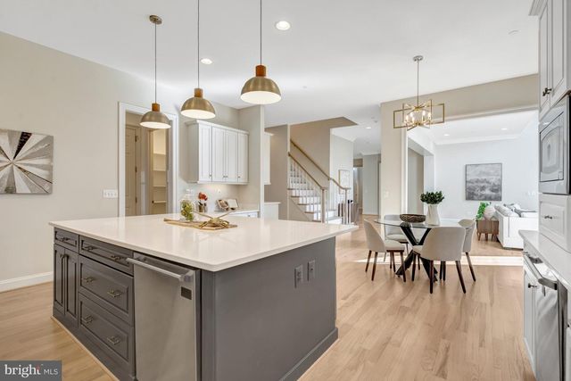 1318 KURTZ RD, Mclean, VA 22101