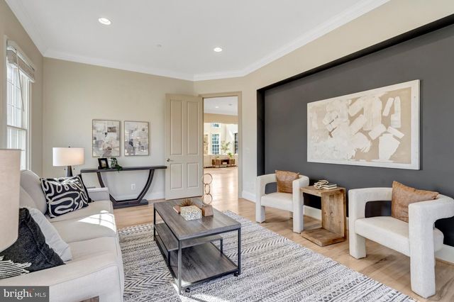 1318 KURTZ RD, Mclean, VA 22101