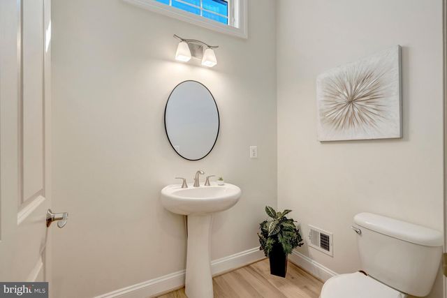 1318 KURTZ RD, Mclean, VA 22101