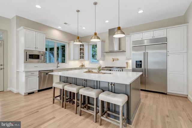 1318 KURTZ RD, Mclean, VA 22101