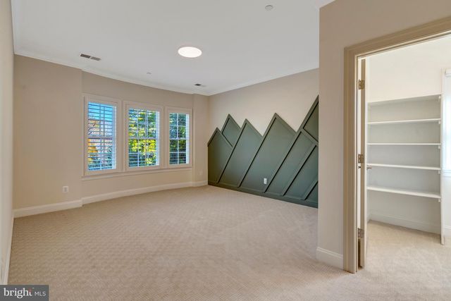 1318 KURTZ RD, Mclean, VA 22101