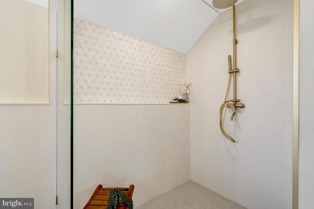 1318 KURTZ RD, Mclean, VA 22101