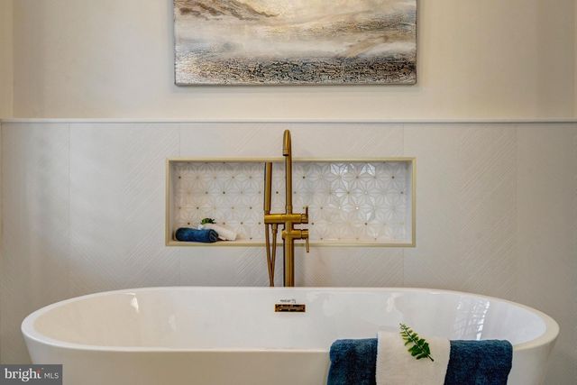 1318 KURTZ RD, Mclean, VA 22101