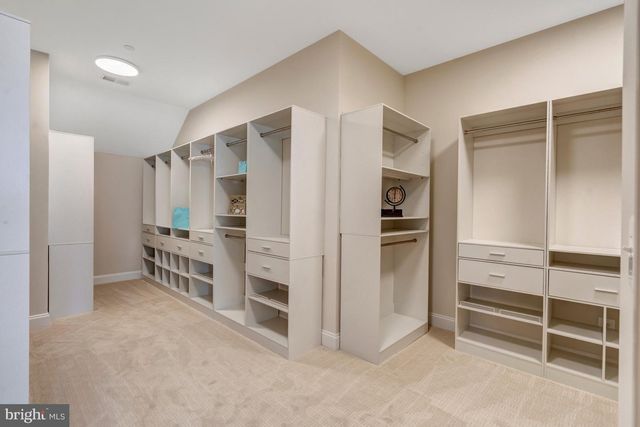 1318 KURTZ RD, Mclean, VA 22101