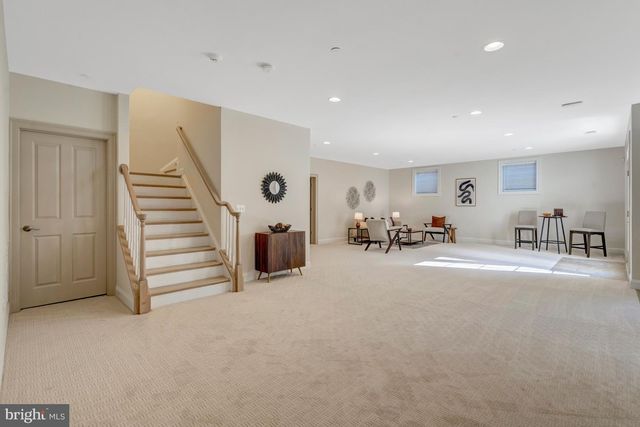 1318 KURTZ RD, Mclean, VA 22101