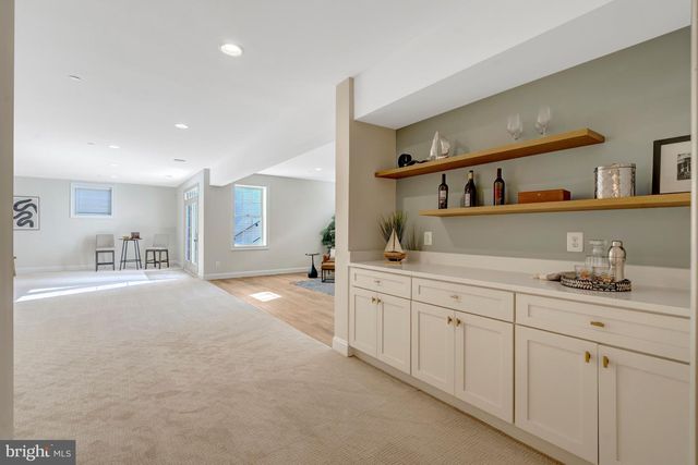 1318 KURTZ RD, Mclean, VA 22101