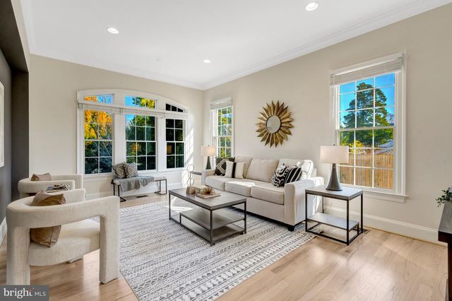 1318 KURTZ RD, Mclean, VA 22101