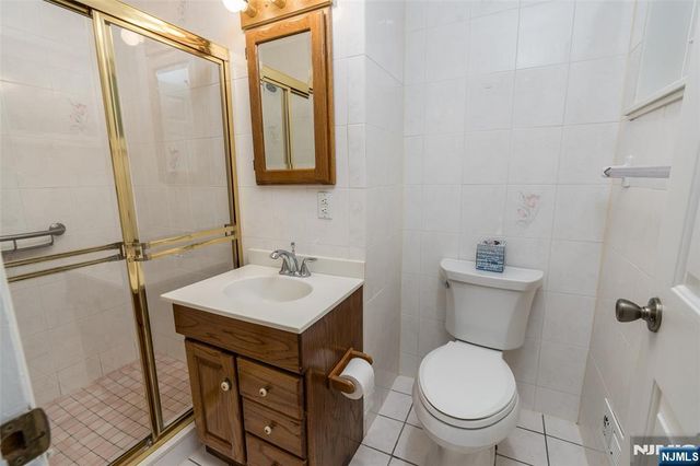 23 Cabot Lane, Kinnelon Borough, NJ 07405