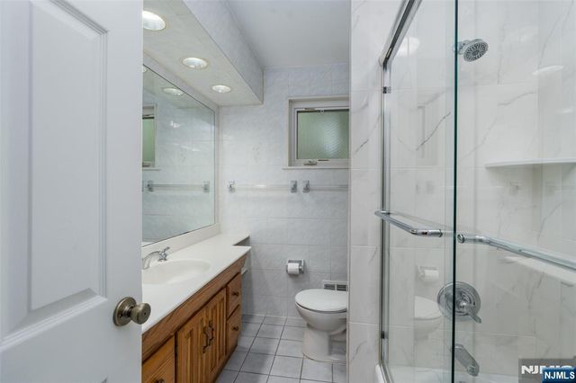 23 Cabot Lane, Kinnelon Borough, NJ 07405