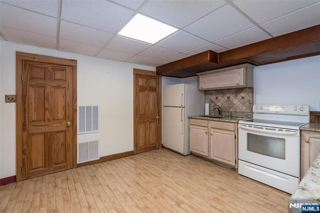 23 Cabot Lane, Kinnelon Borough, NJ 07405