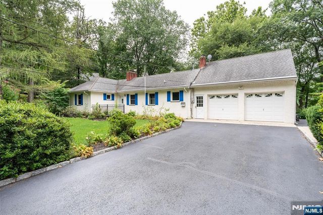 23 Cabot Lane, Kinnelon Borough, NJ 07405