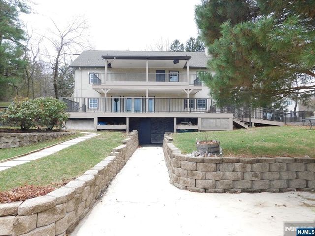 23 Cabot Lane, Kinnelon Borough, NJ 07405