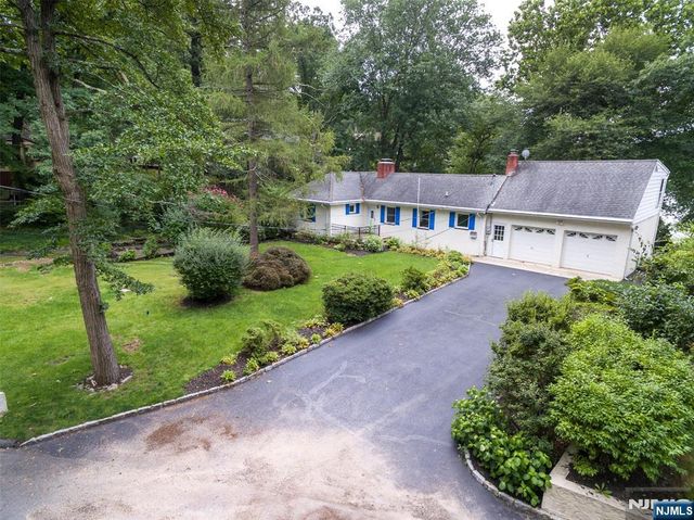 23 Cabot Lane, Kinnelon Borough, NJ 07405