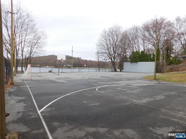 23 Cabot Lane, Kinnelon Borough, NJ 07405