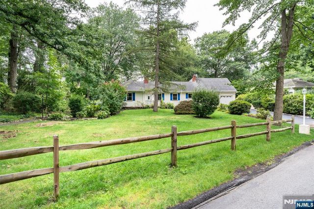 23 Cabot Lane, Kinnelon Borough, NJ 07405