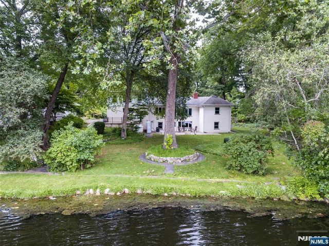 23 Cabot Lane, Kinnelon Borough, NJ 07405