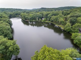 23 Cabot Lane, Kinnelon Borough, NJ 07405