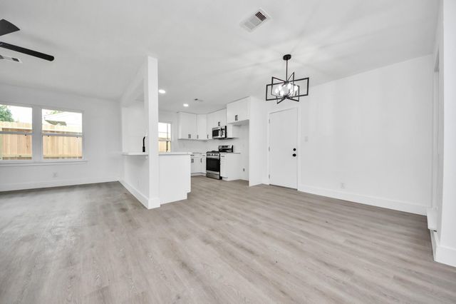 11222 Cliffwood Drive, Houston, TX 77035