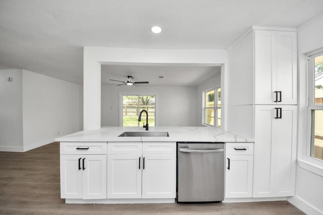 11222 Cliffwood Drive, Houston, TX 77035