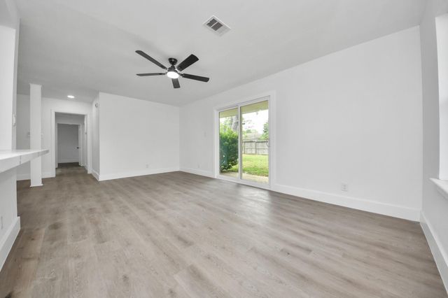 11222 Cliffwood Drive, Houston, TX 77035