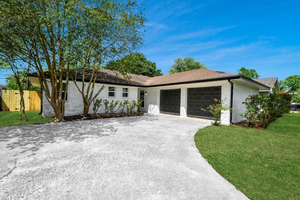 11222 Cliffwood Drive, Houston, TX 77035