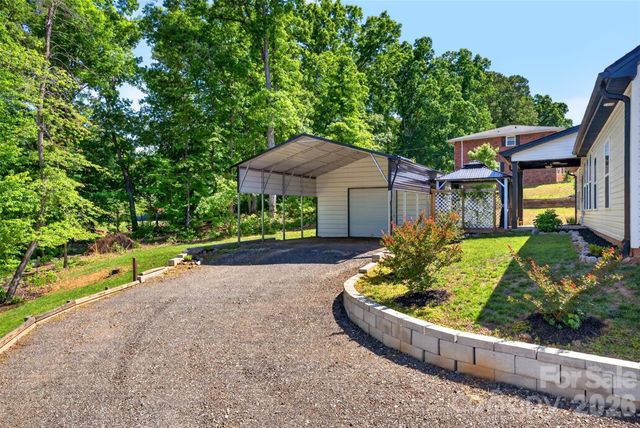 138 Kasler Road, Cowpens, SC 29330