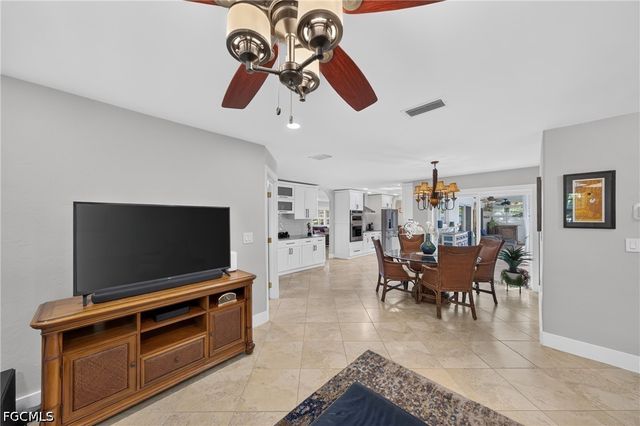 1812 SE 37th TER, Cape Coral, FL 33904