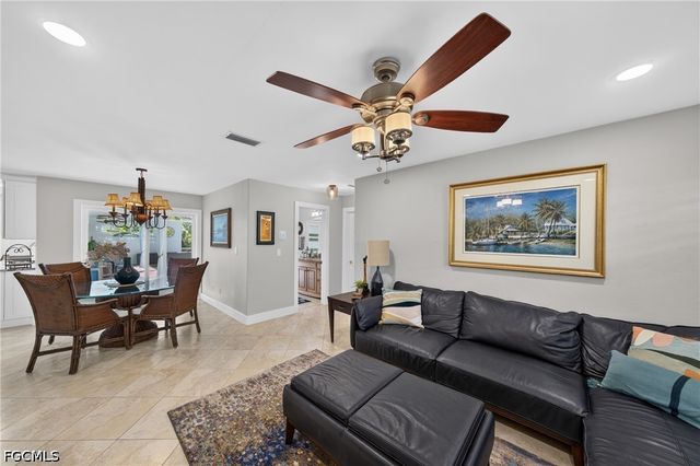 1812 SE 37th TER, Cape Coral, FL 33904