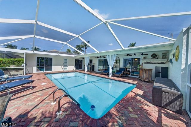 1812 SE 37th TER, Cape Coral, FL 33904