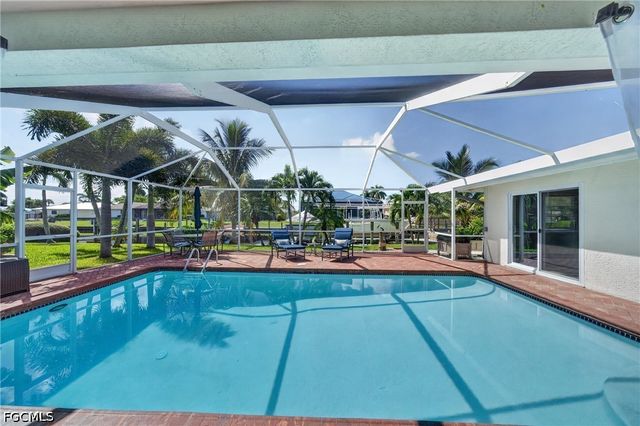 1812 SE 37th TER, Cape Coral, FL 33904