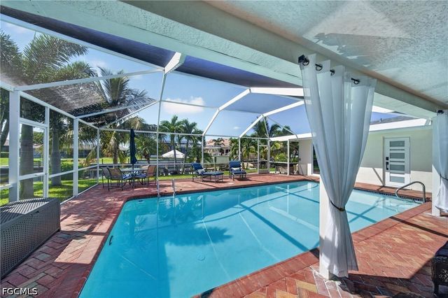 1812 SE 37th TER, Cape Coral, FL 33904