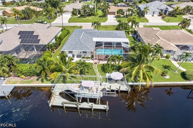 1812 SE 37th TER, Cape Coral, FL 33904