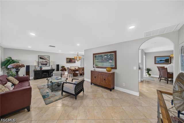 1812 SE 37th TER, Cape Coral, FL 33904