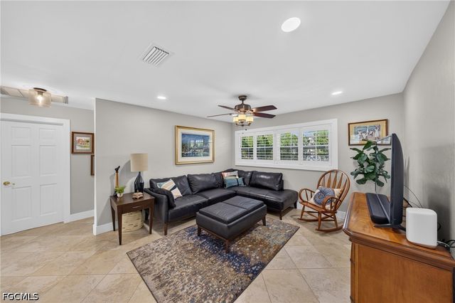 1812 SE 37th TER, Cape Coral, FL 33904