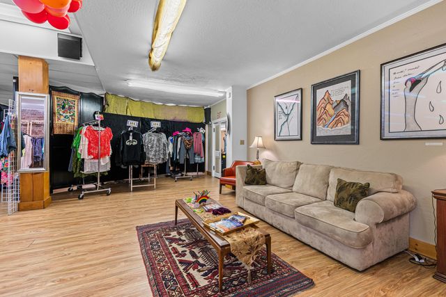 275 E Main Street, Ashland, OR 97520