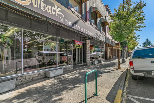 275 E Main Street, Ashland, OR 97520