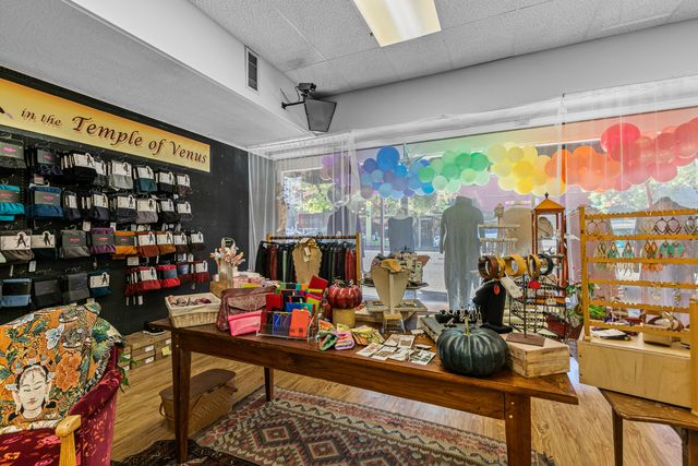 275 E Main Street, Ashland, OR 97520